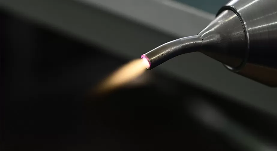 Microwave plasma jet