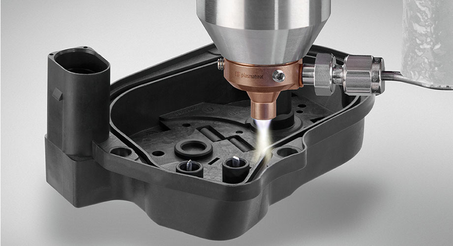 Low temperature plasma generation method and its advantages in material modification treatment