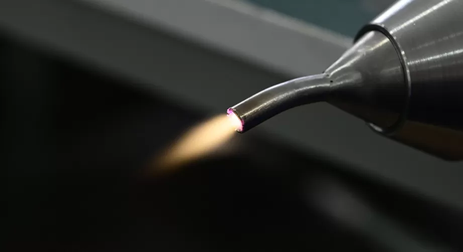 TC4 titanium alloy plasma cleaning improves hydrophilic wettability