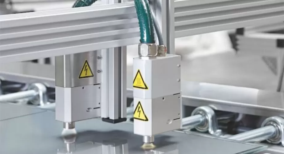 Plasma cleaning before gluing increases the adhesion of the adhesive.